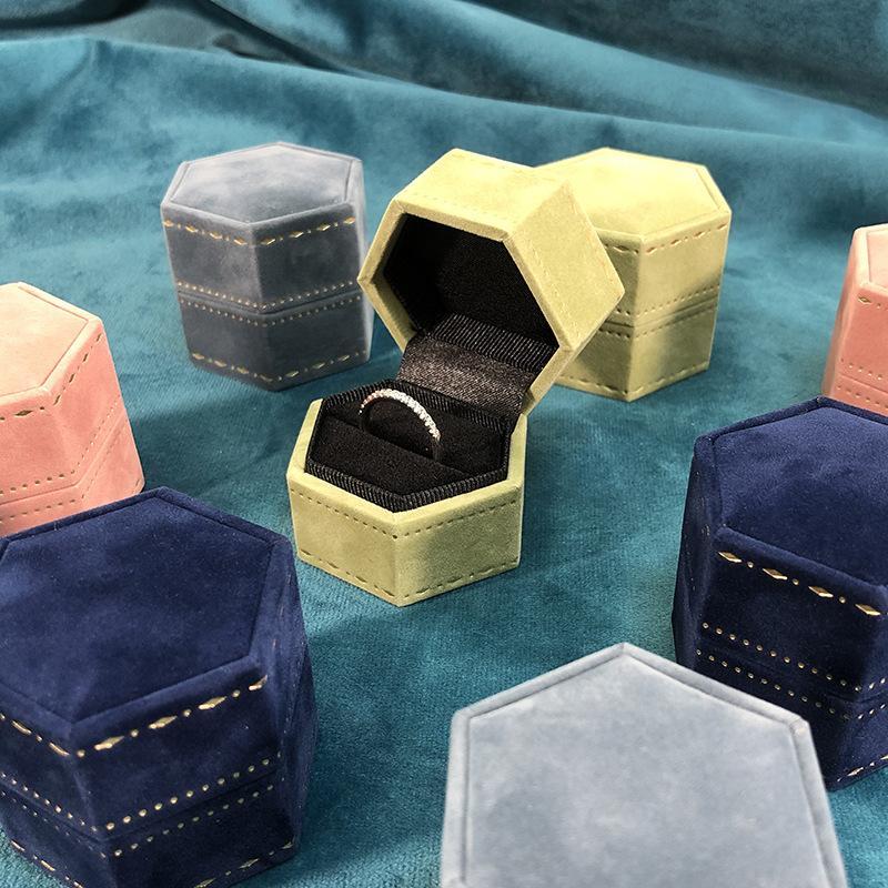 Vintage Hexagon Jewelry Single - Vintage Item 评论和价格