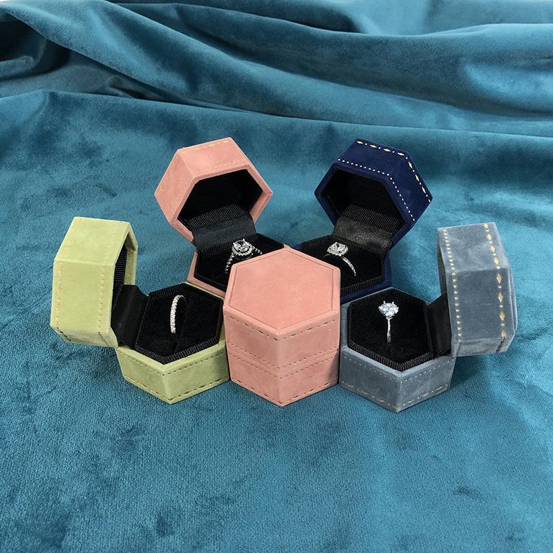 Vintage Hexagon Jewelry Single - Vintage Item 评论和价格