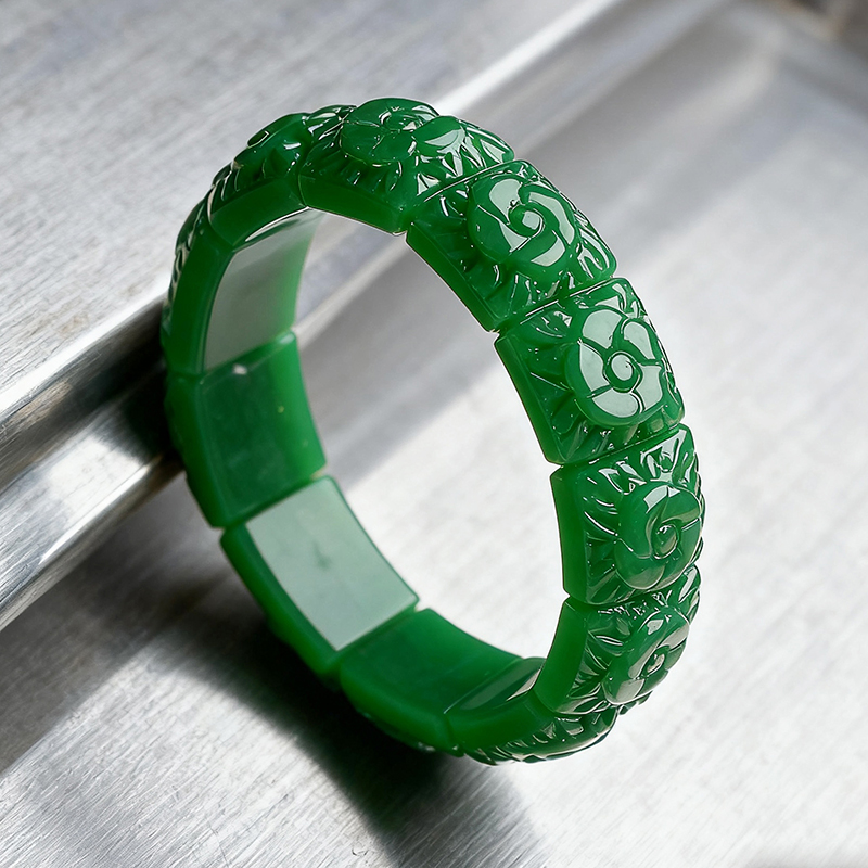 Real Jade Flower Bracelet Bang - Vintage Item 评论和价格