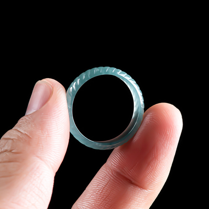 Blue Real Burmese Jadeite Ring - Vintage Item 评论和价格